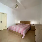 La Casa Rosa